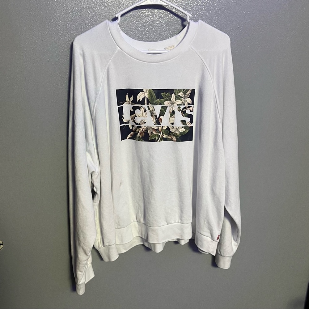 Levi’s Women’s 3X white sweatshirt, preowned, like new